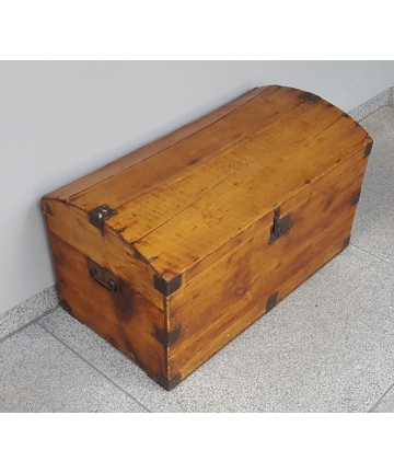 Skrzynia - kufer z XIX wieku